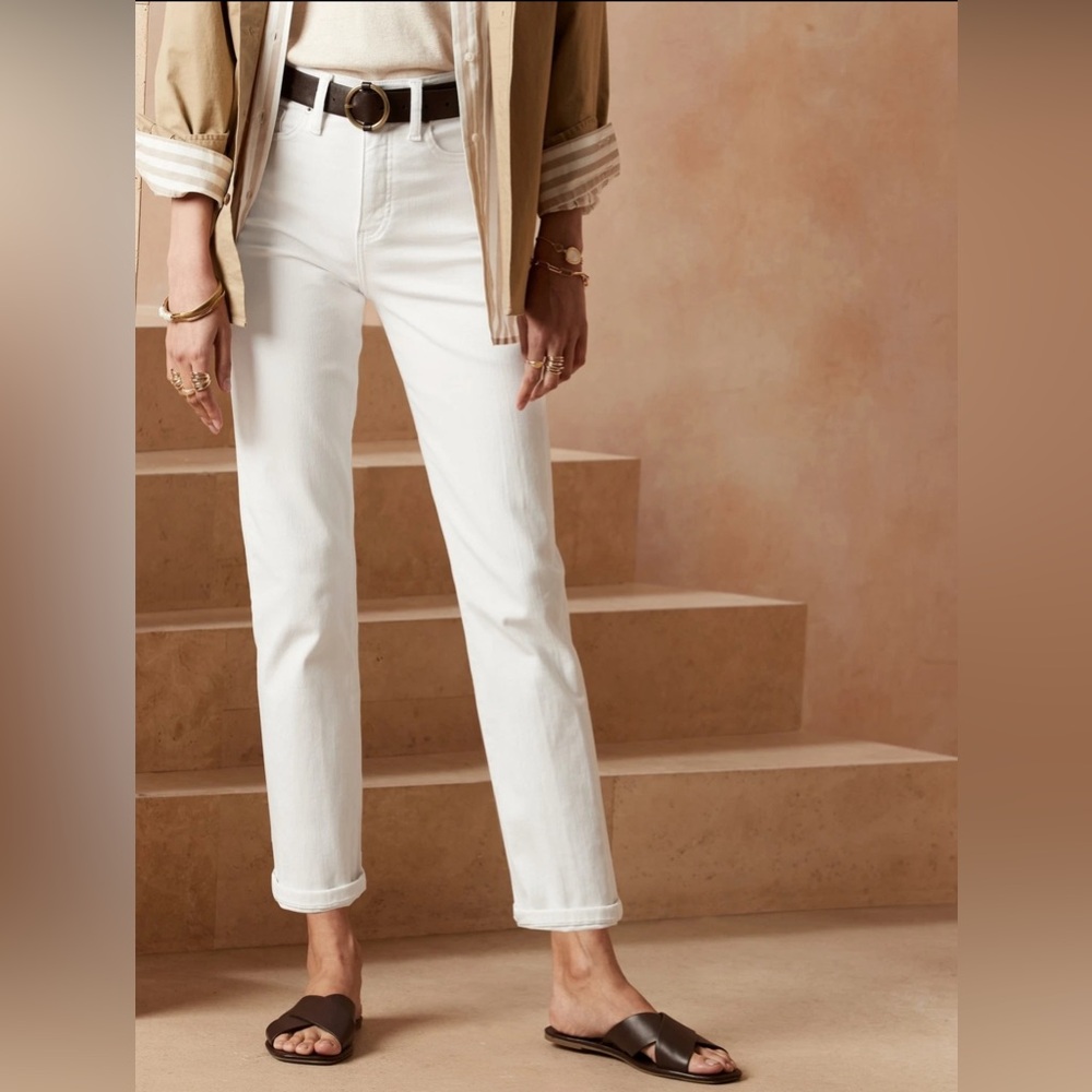 BANANA REPUBLIC GIRLFRIEND JEAN SIZE 28 STAY WHITE DENIM JEANS RAW HEM CUFFED